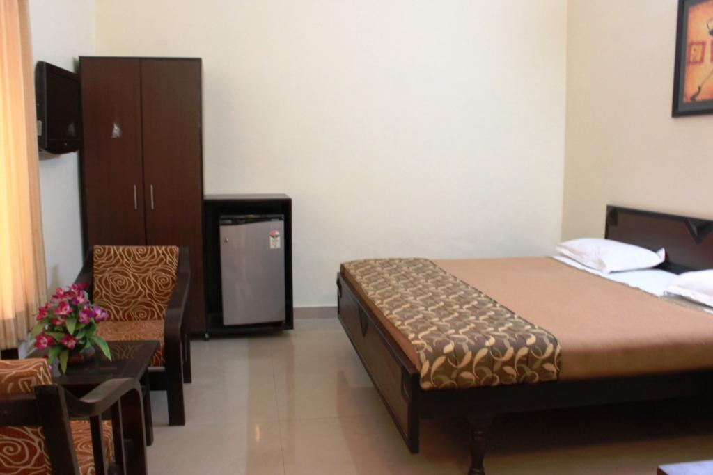 Hotel Utsav เดห์ราดุน ภายนอก รูปภาพ