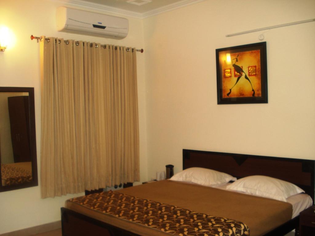 Hotel Utsav เดห์ราดุน ภายนอก รูปภาพ