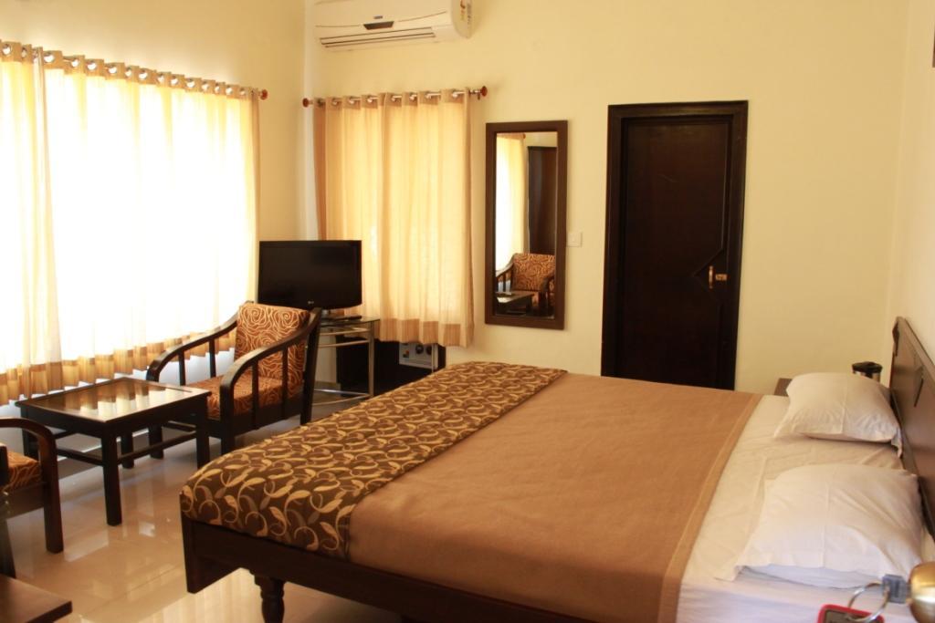 Hotel Utsav เดห์ราดุน ภายนอก รูปภาพ