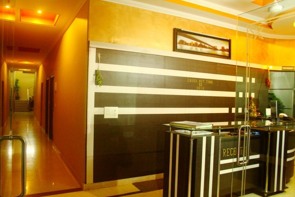 Hotel Utsav เดห์ราดุน ภายนอก รูปภาพ